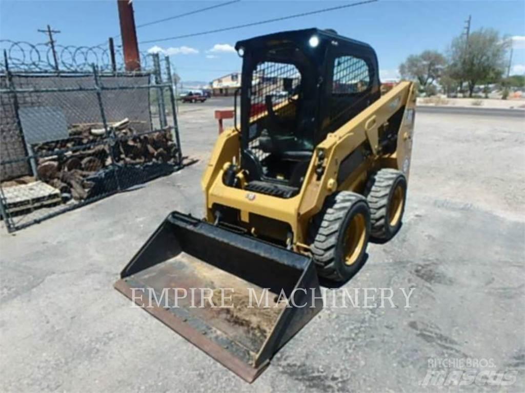 CAT 226D3 Kompaktlastare
