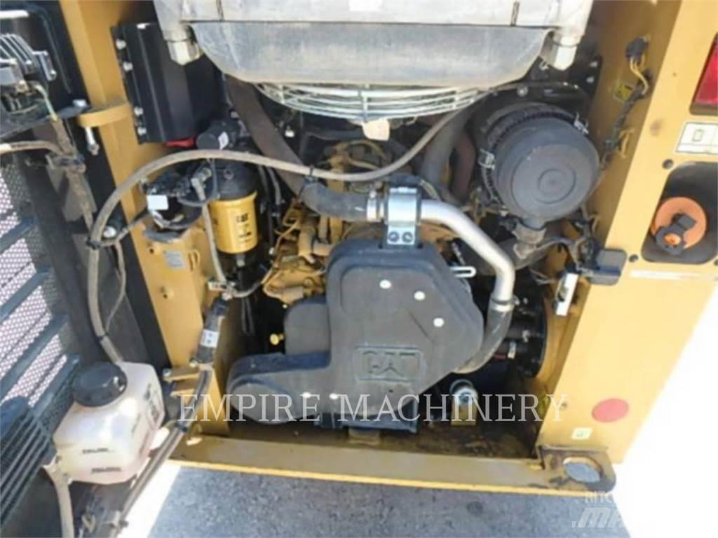 CAT 226D3 Kompaktlastare