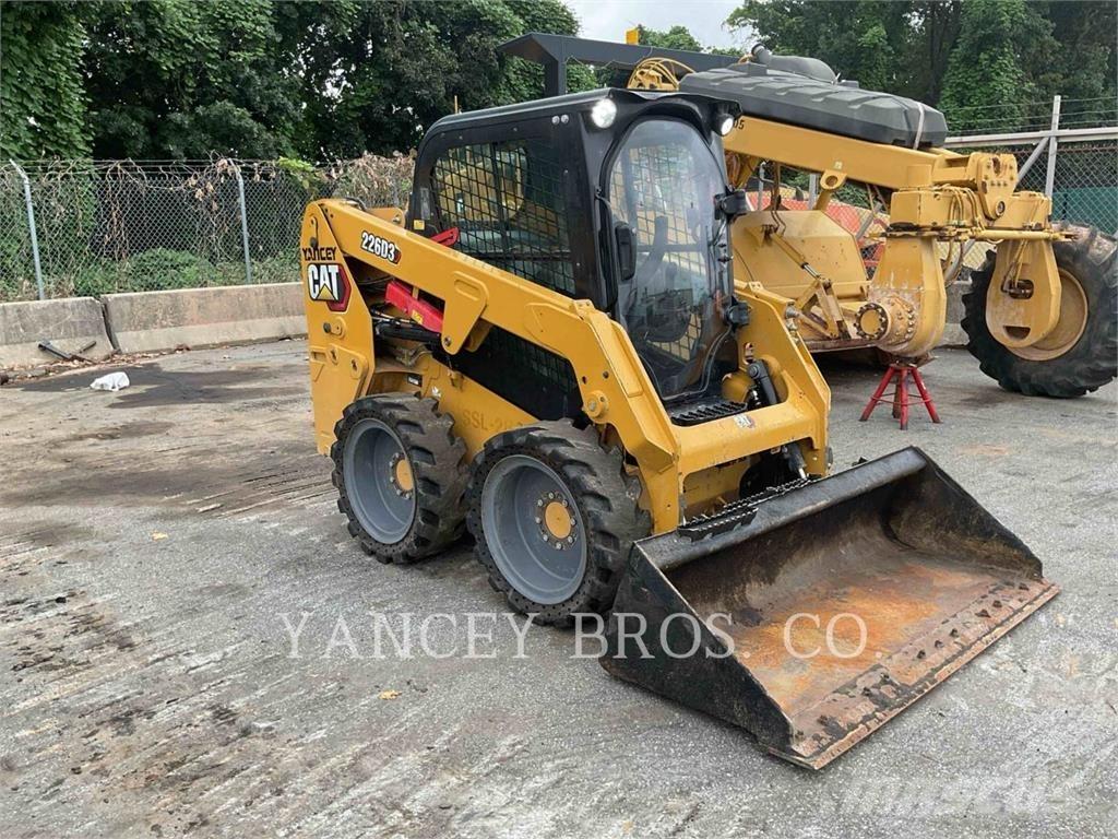 CAT 226D3 Kompaktlastare