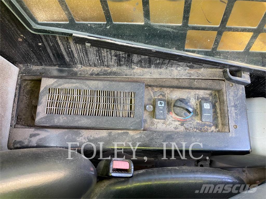 CAT 232B2 Kompaktlastare