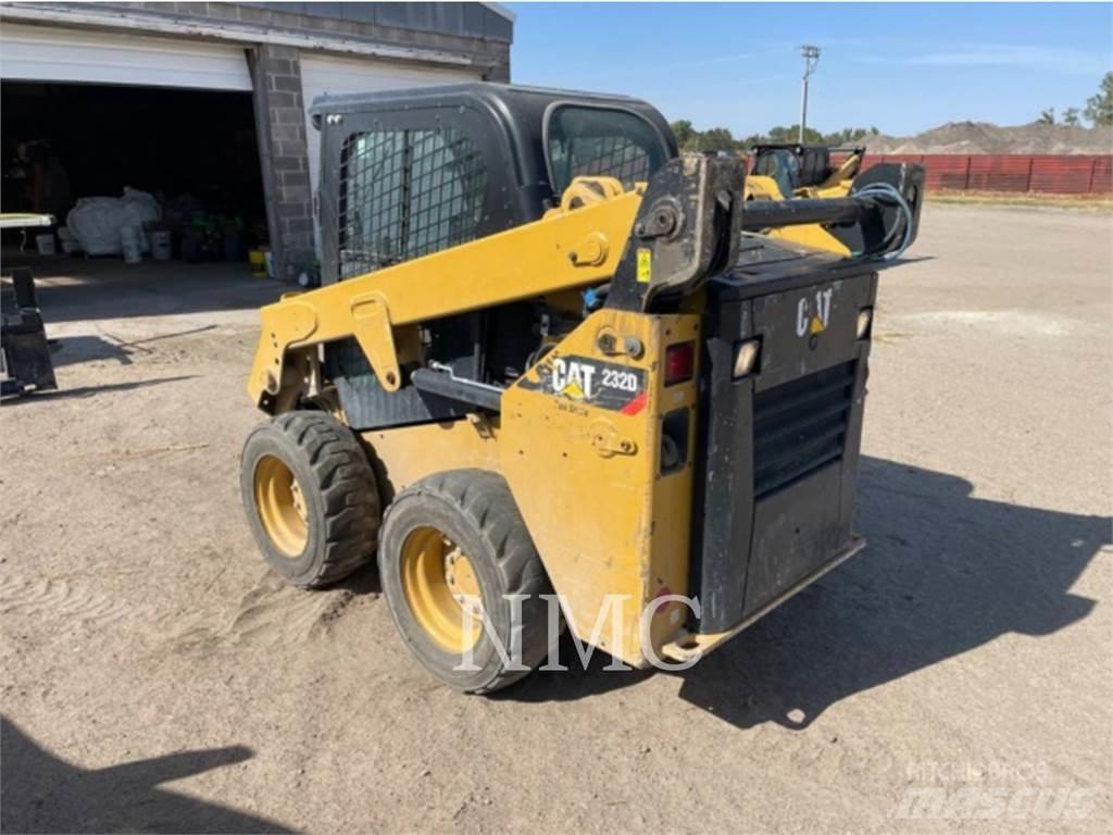 CAT 232D Kompaktlastare