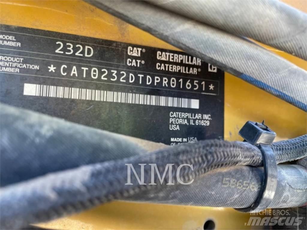 CAT 232D Kompaktlastare