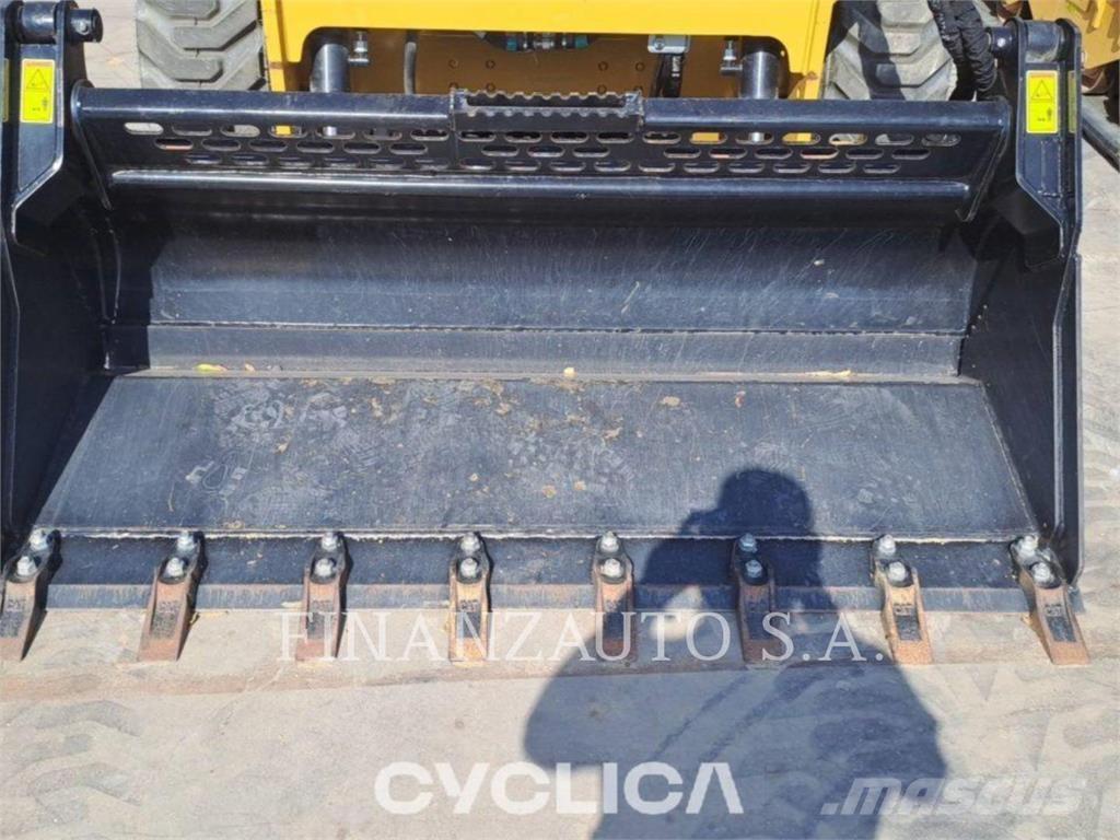 CAT 232D3 Kompaktlastare