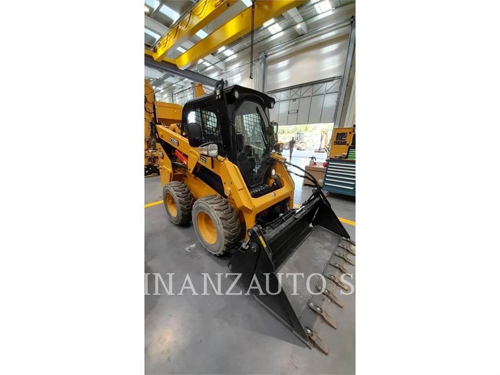 CAT 232D3 Kompaktlastare