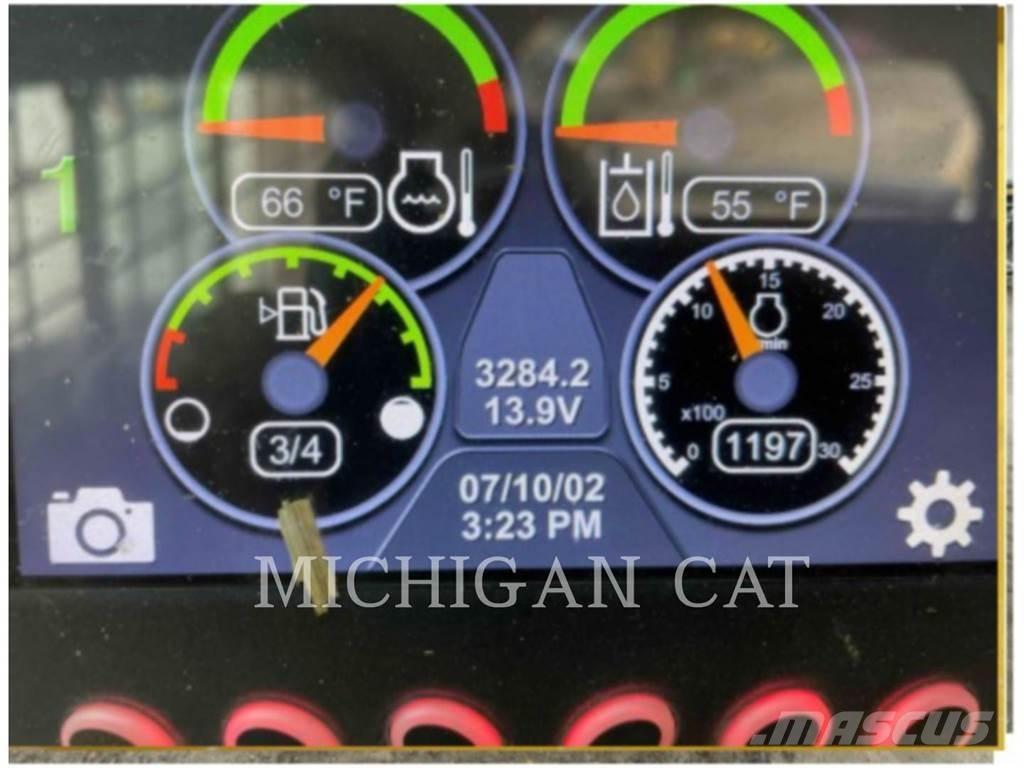 CAT 232D3 AQ Kompaktlastare