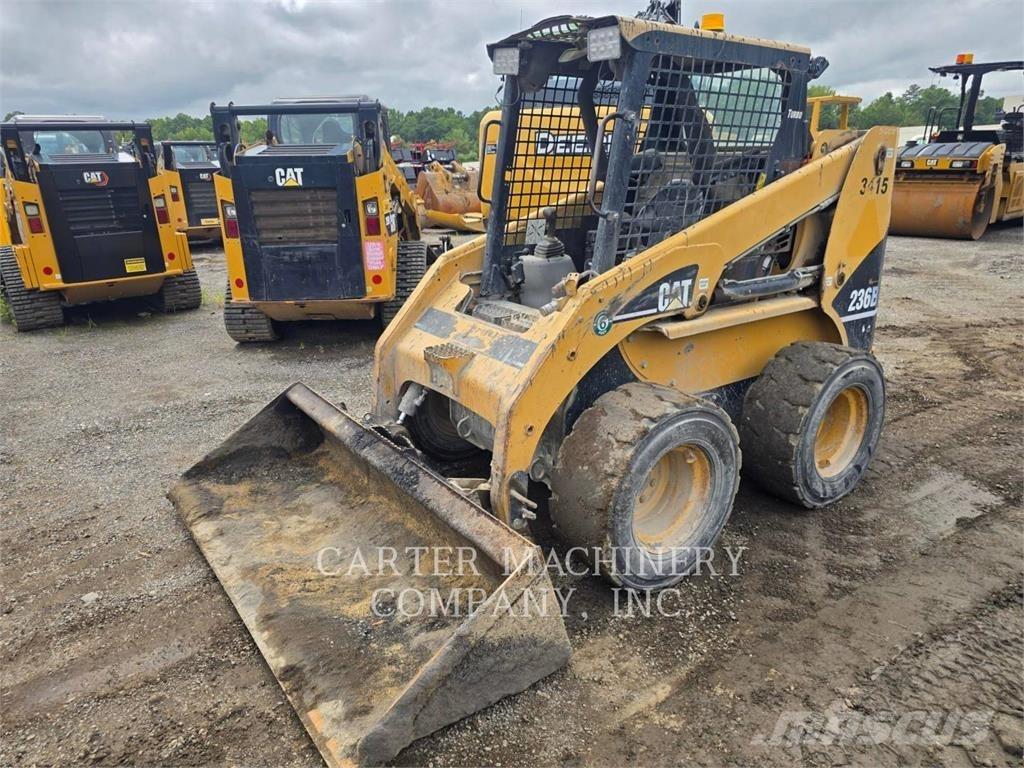 CAT 236B Kompaktlastare