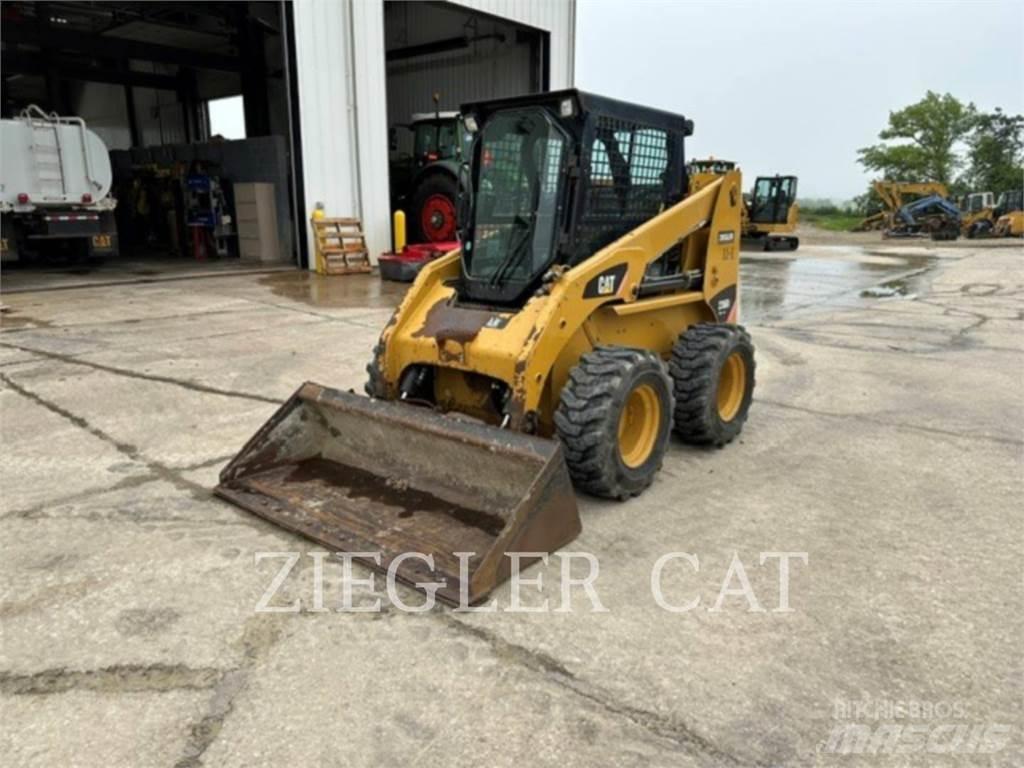 CAT 236B3 Kompaktlastare
