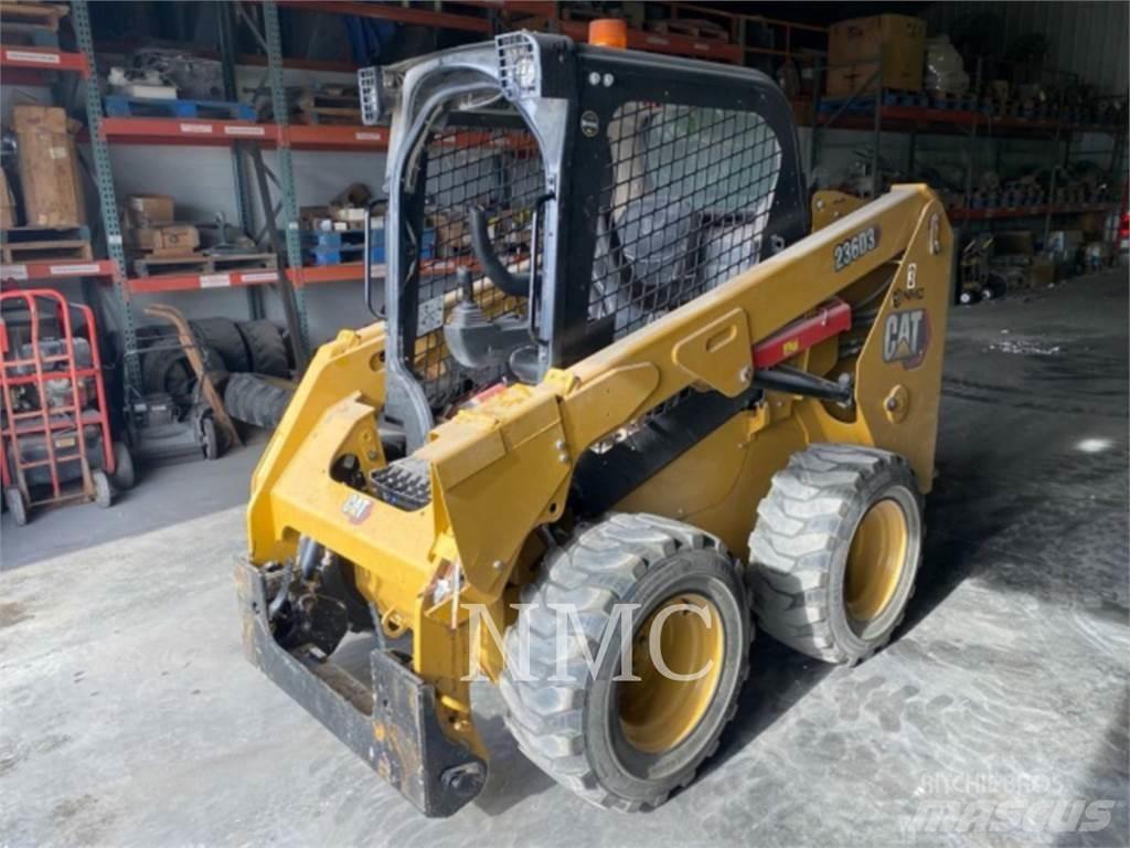 CAT 236D Kompaktlastare