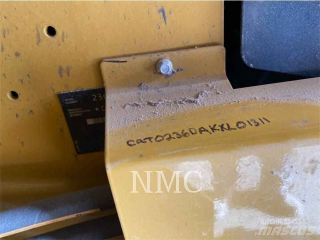 CAT 236D Kompaktlastare