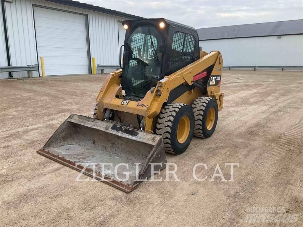 CAT 236D Kompaktlastare