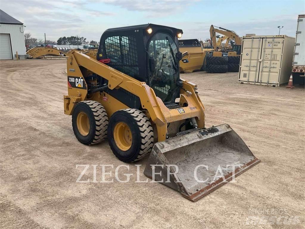 CAT 236D Kompaktlastare