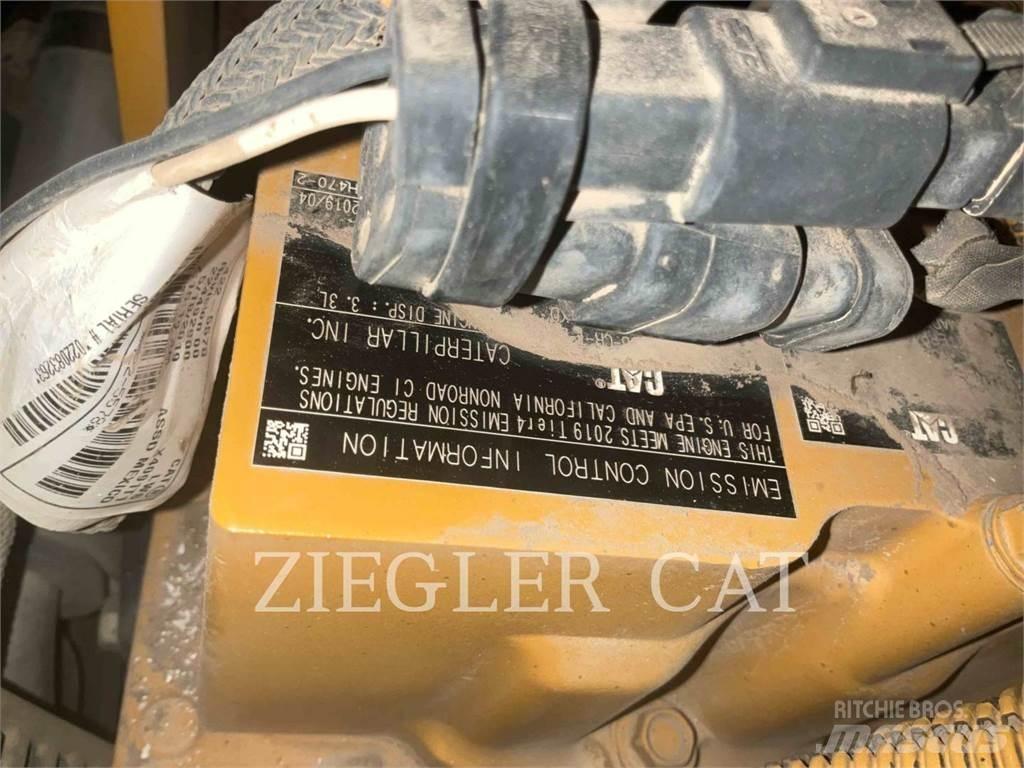 CAT 236D Kompaktlastare