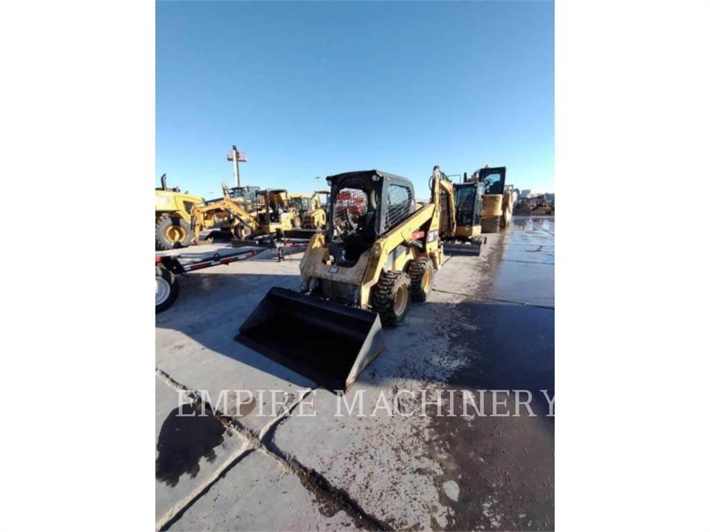 CAT 236D Kompaktlastare