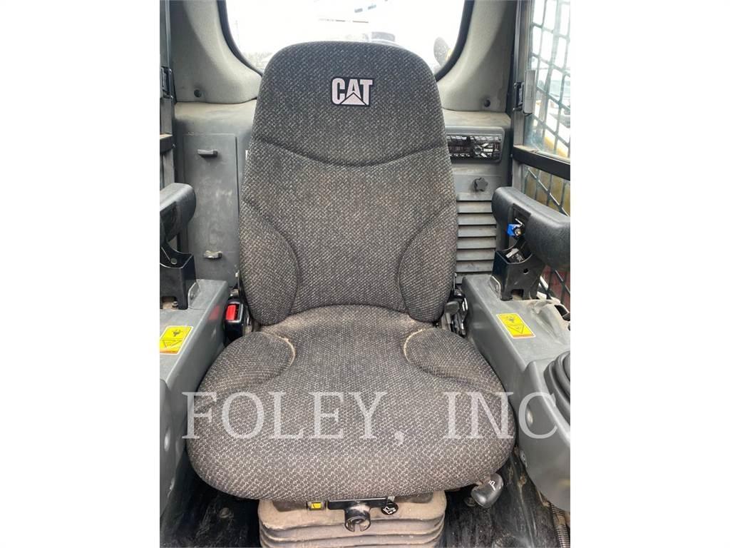 CAT 236D Kompaktlastare