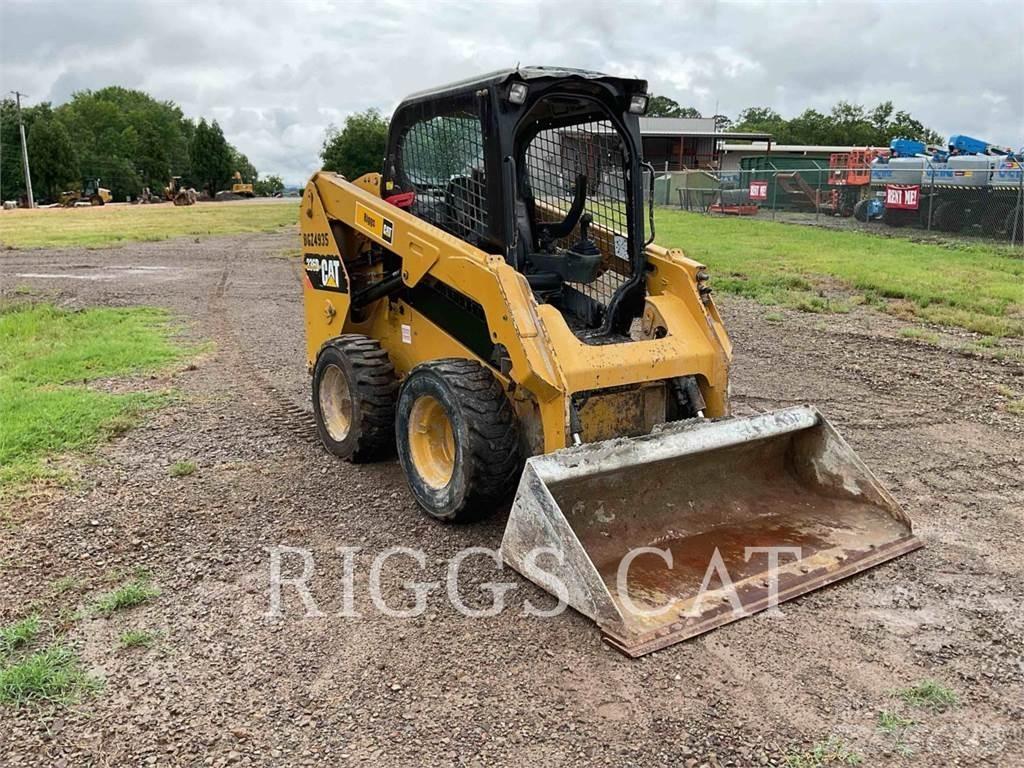 CAT 236D Kompaktlastare