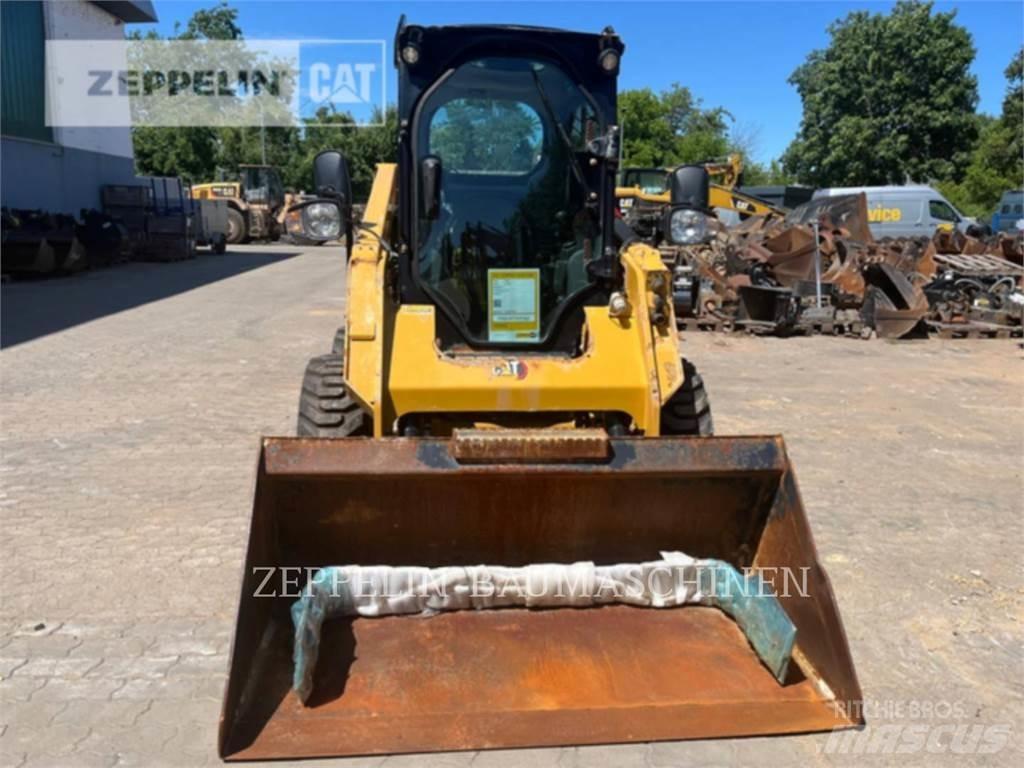 CAT 236D Kompaktlastare