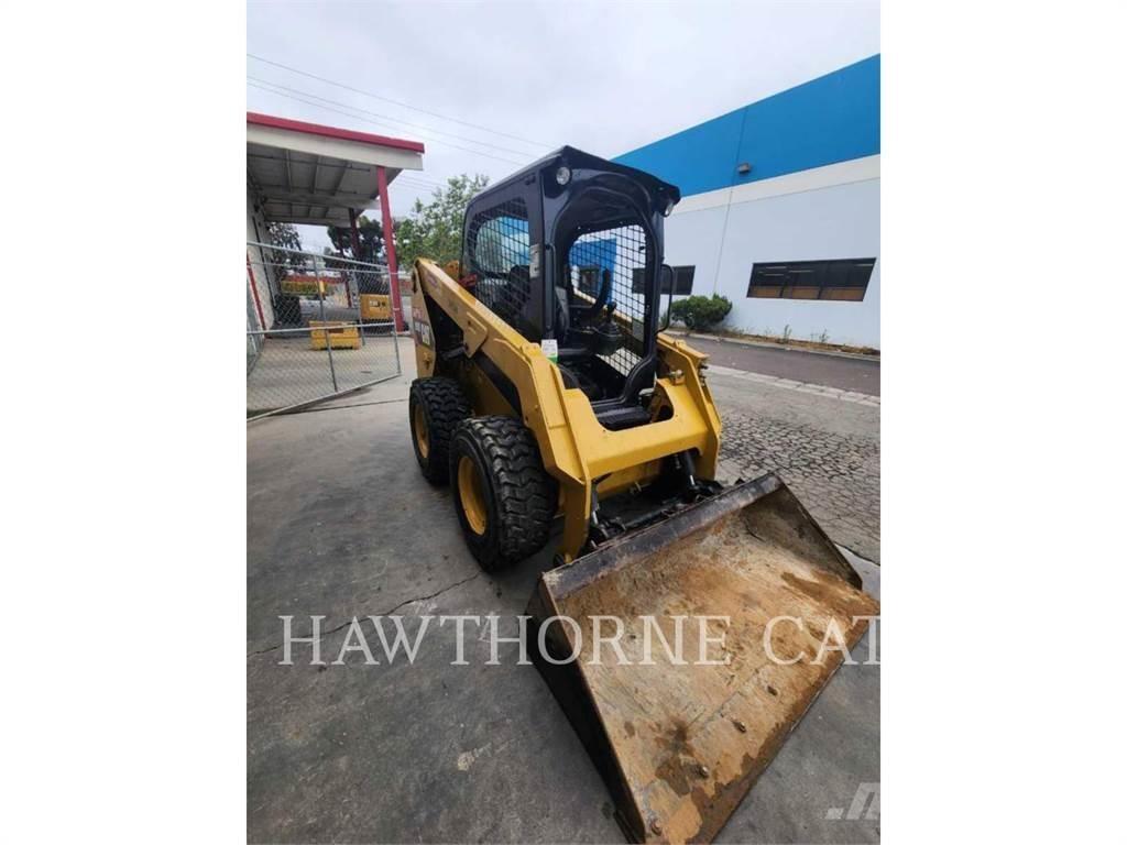 CAT 236D Kompaktlastare