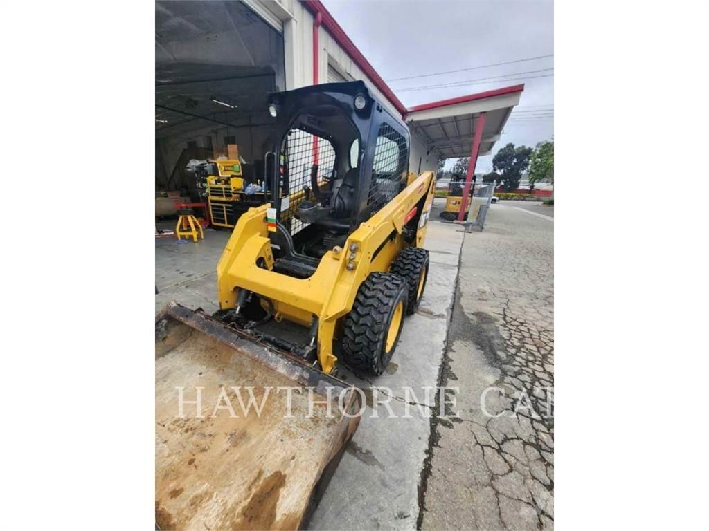 CAT 236D Kompaktlastare