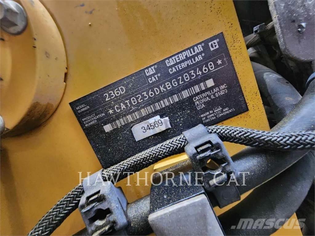 CAT 236D Kompaktlastare