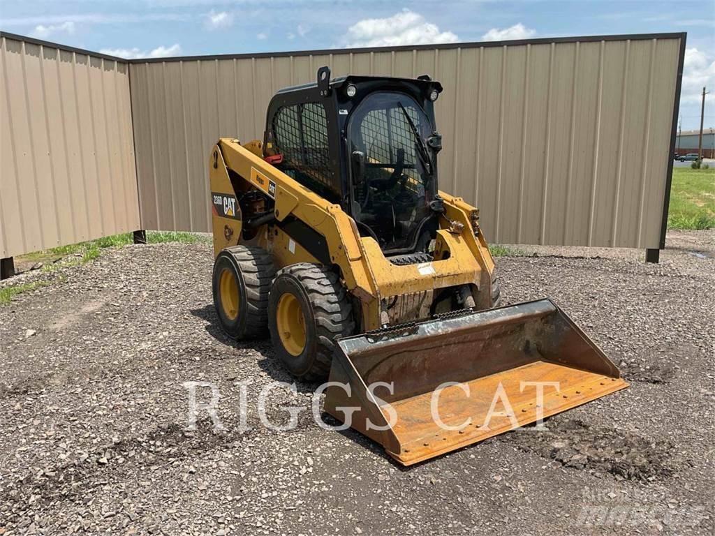 CAT 236D A Kompaktlastare