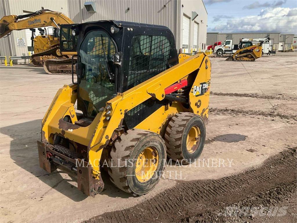 CAT 236D A2Q Kompaktlastare