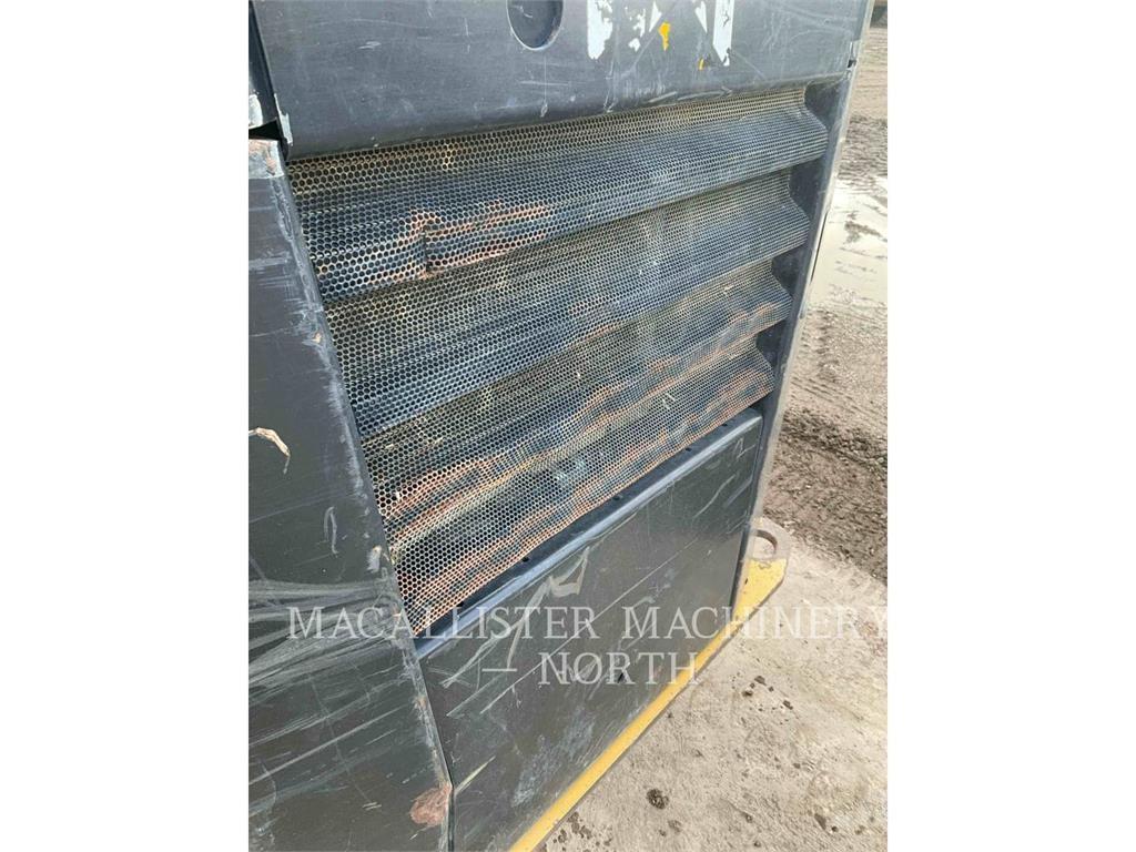 CAT 236D A2Q Kompaktlastare