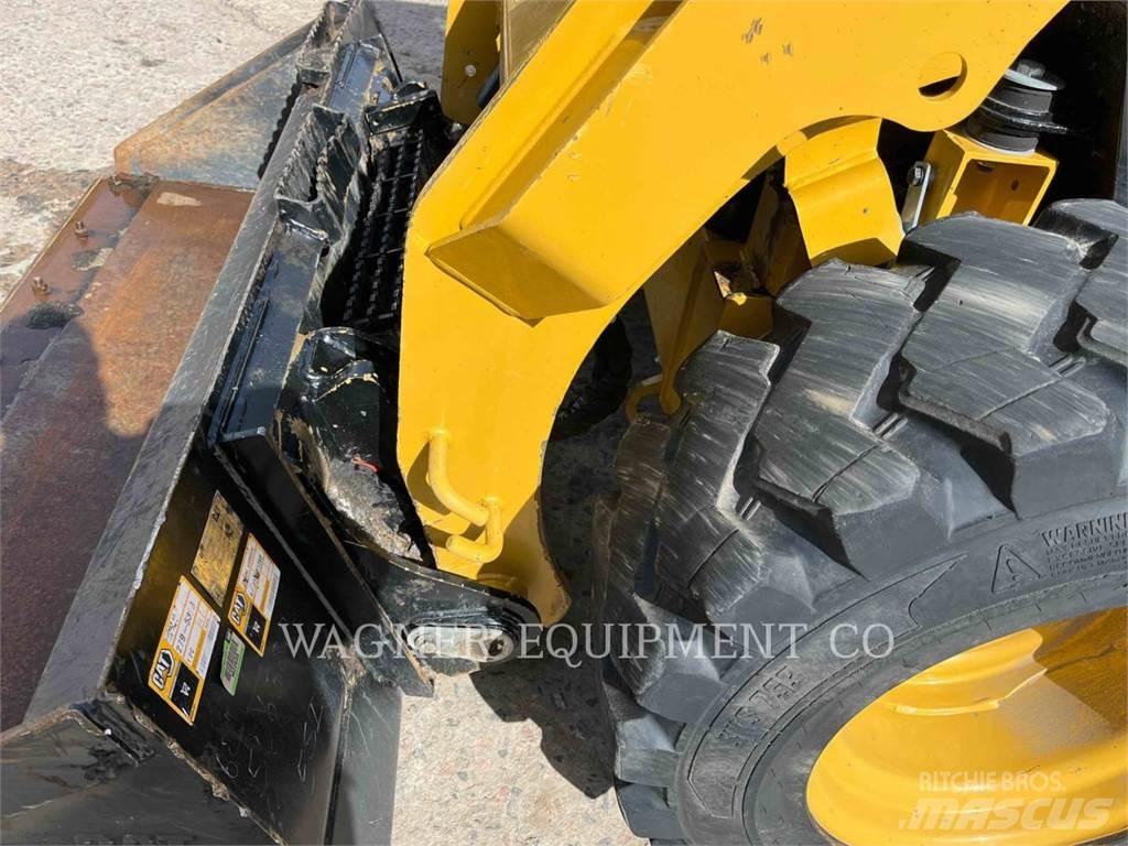 CAT 236D3 Kompaktlastare