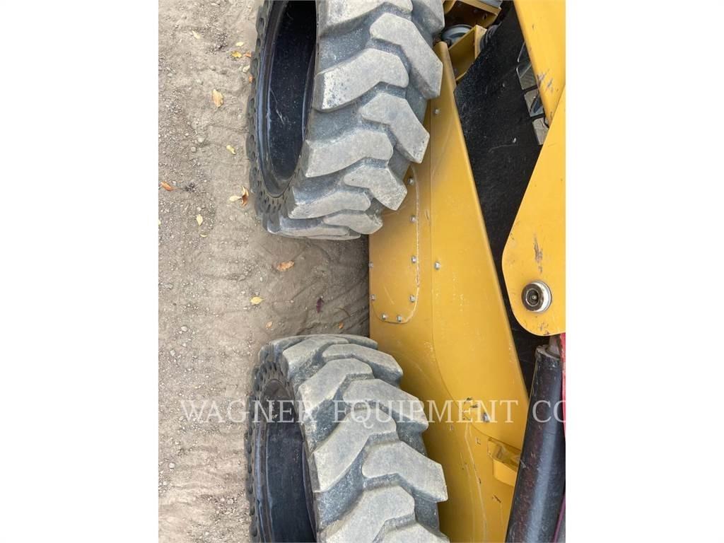 CAT 236D3 Kompaktlastare