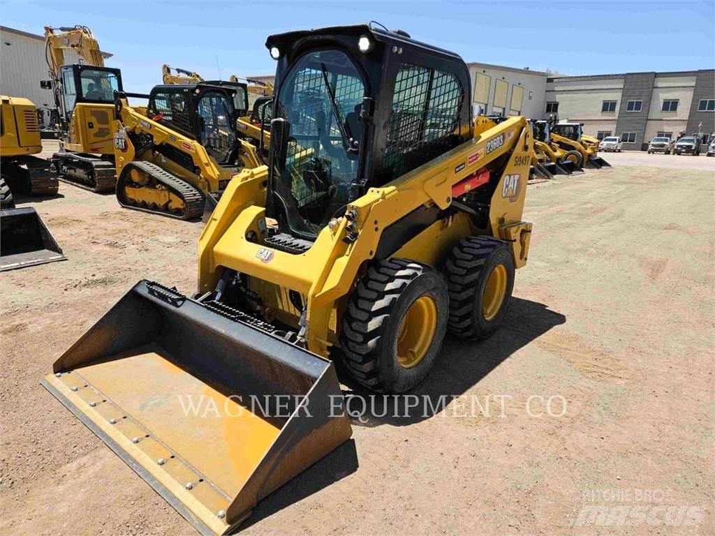 CAT 236D3 Kompaktlastare