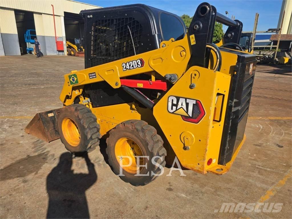 CAT 242 D Kompaktlastare