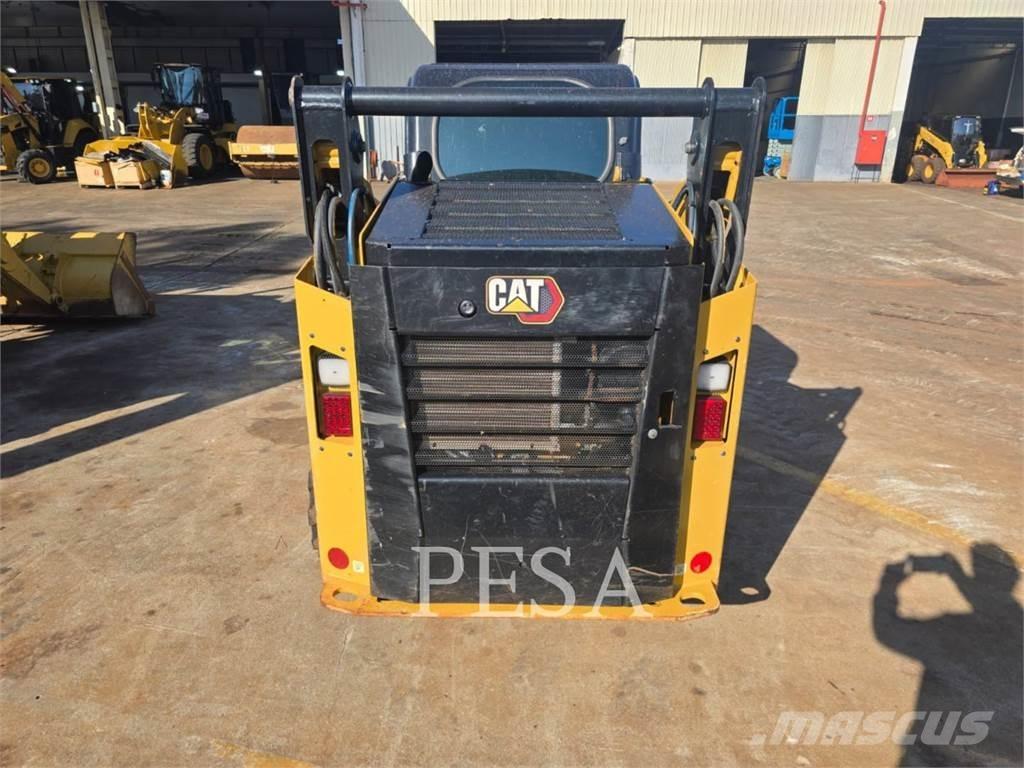 CAT 242 D Kompaktlastare