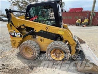 CAT 242D Kompaktlastare