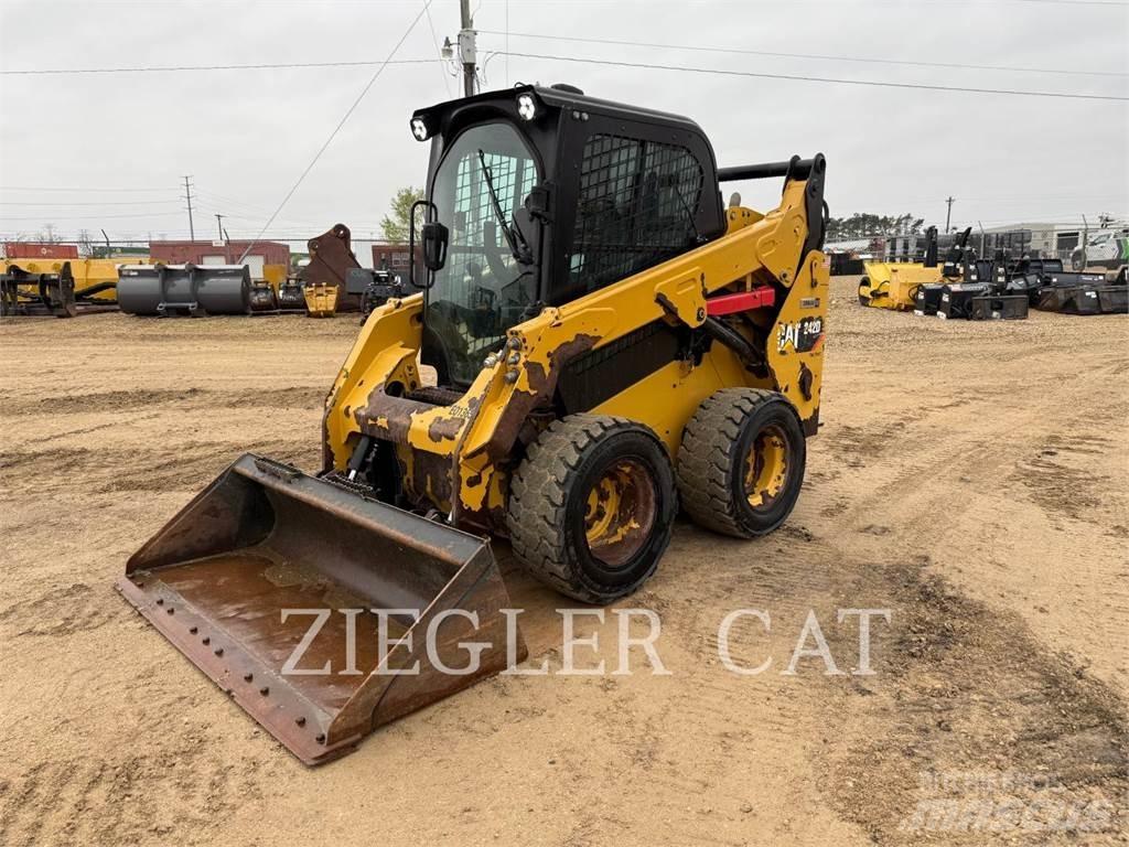 CAT 242D Kompaktlastare