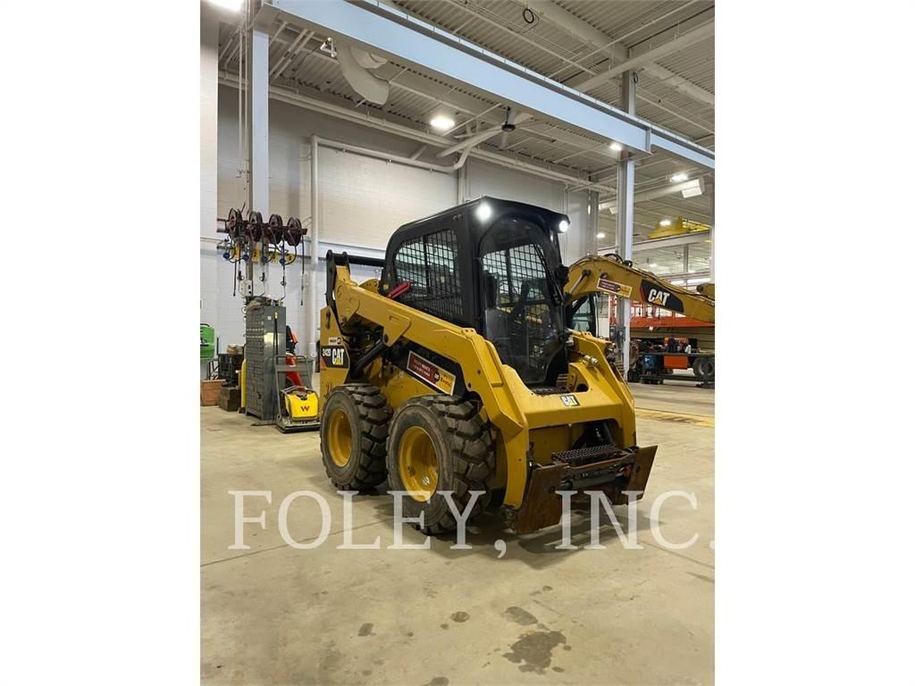 CAT 242D Kompaktlastare