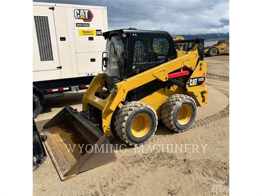 CAT 242D Kompaktlastare