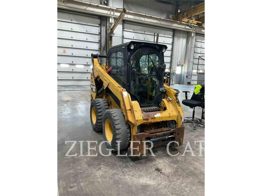 CAT 242D Kompaktlastare