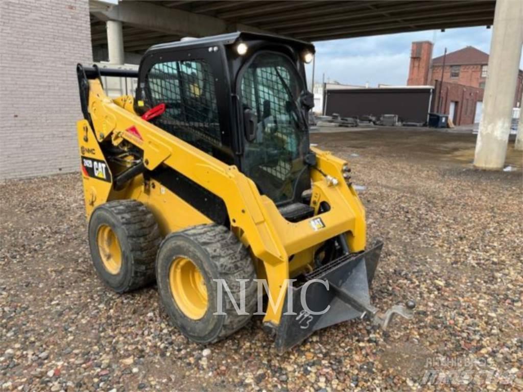 CAT 242D Kompaktlastare
