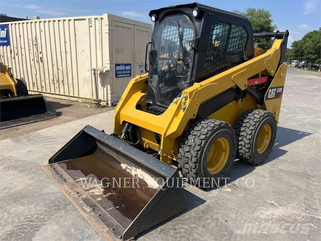CAT 242D Kompaktlastare