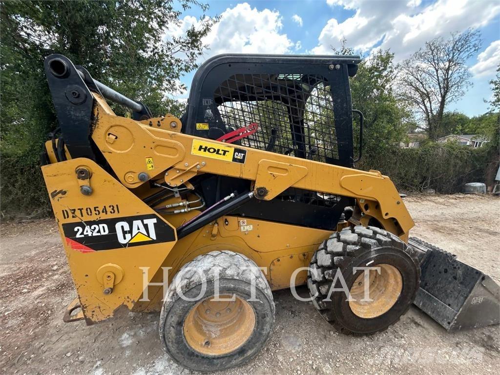 CAT 242D Kompaktlastare