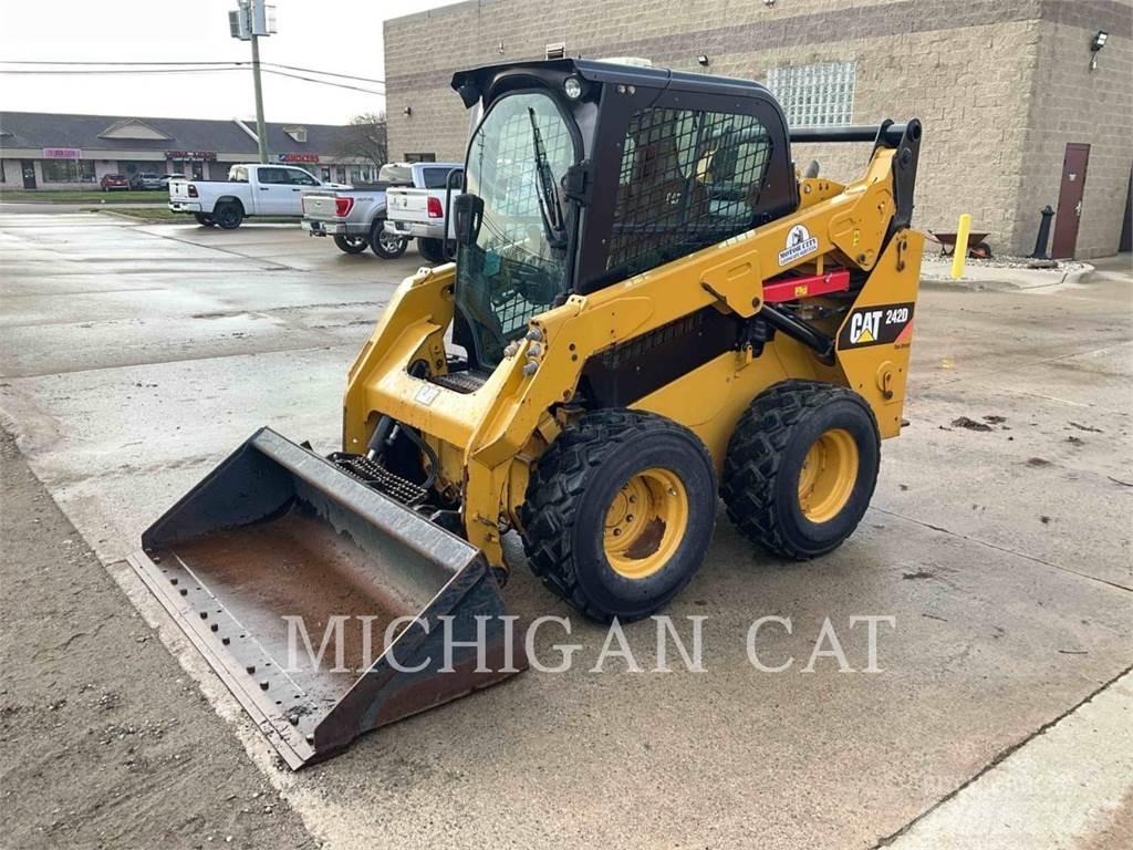 CAT 242D A2Q Kompaktlastare