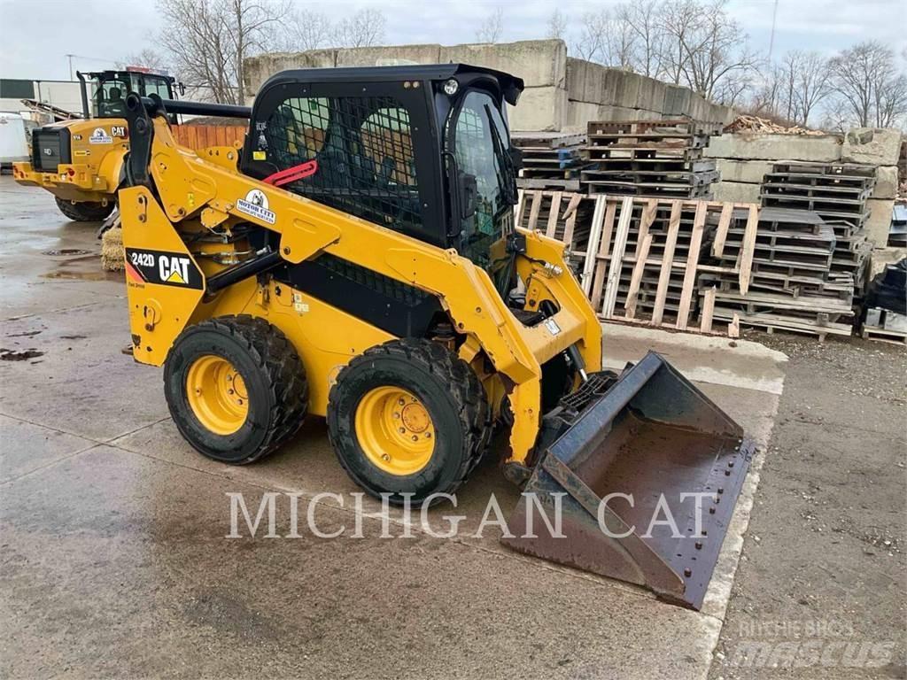 CAT 242D A2Q Kompaktlastare