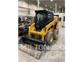 CAT 242D3 Kompaktlastare