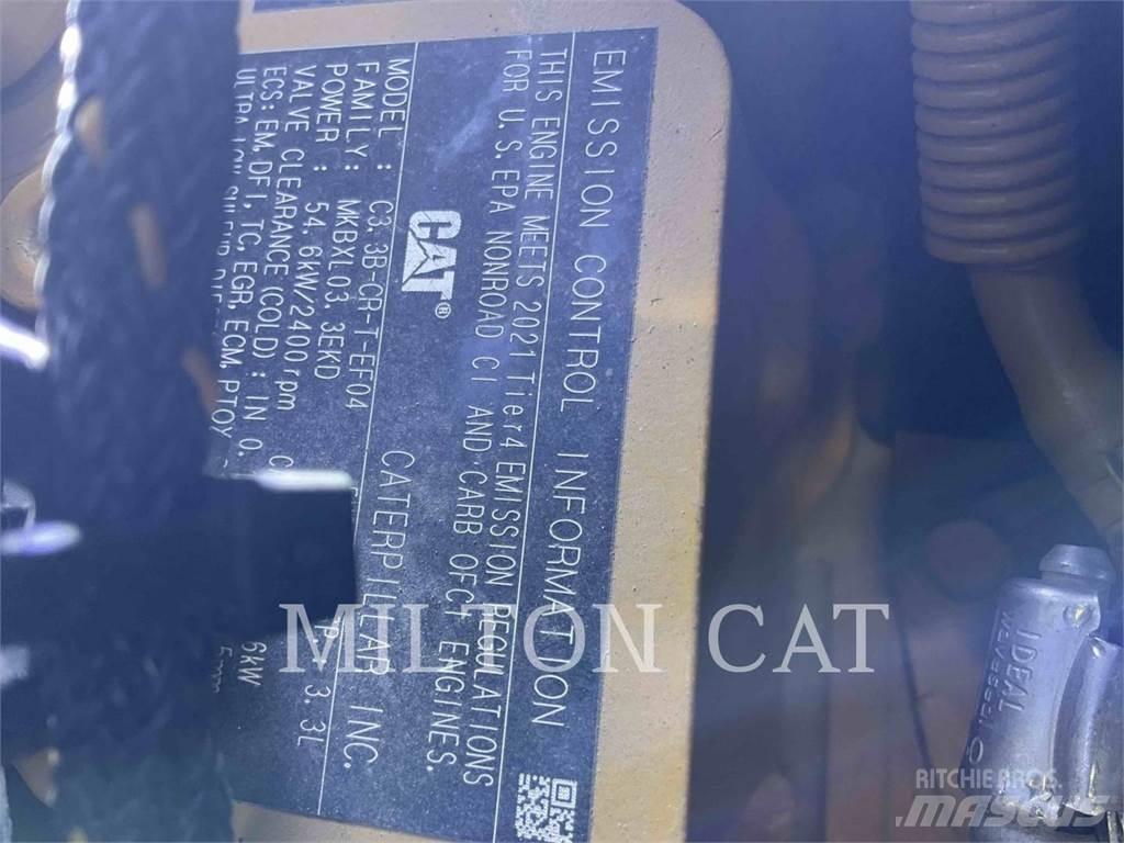 CAT 242D3 Kompaktlastare