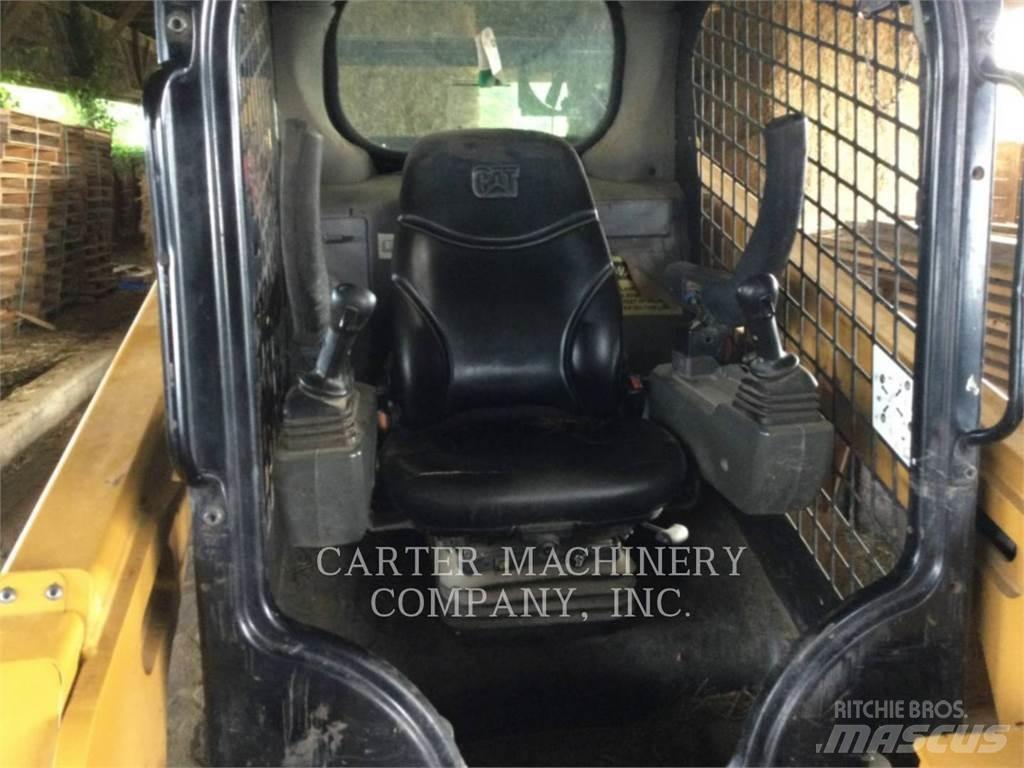 CAT 242D3 Kompaktlastare