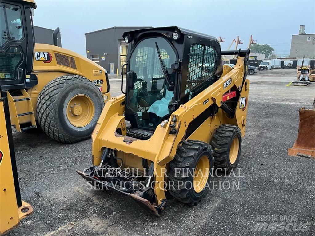 CAT 242D3 Kompaktlastare