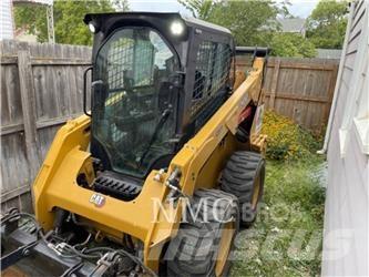 CAT 242D3 Kompaktlastare