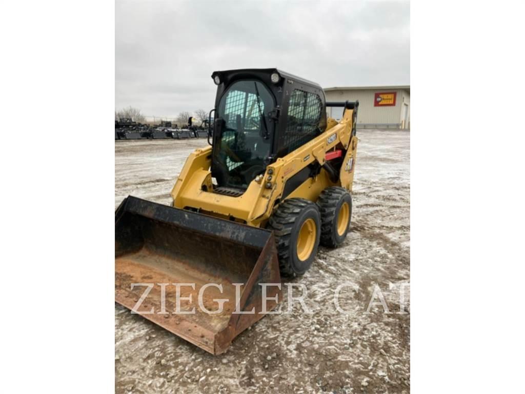 CAT 242D3 Kompaktlastare