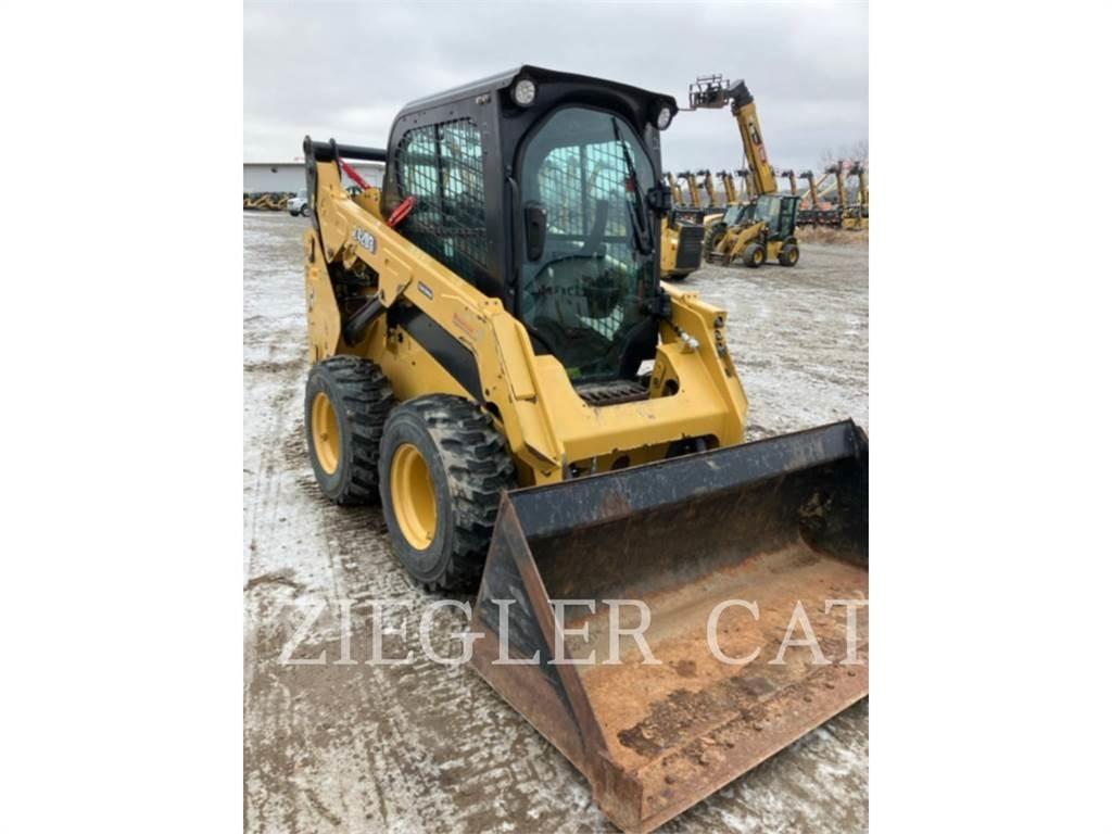 CAT 242D3 Kompaktlastare
