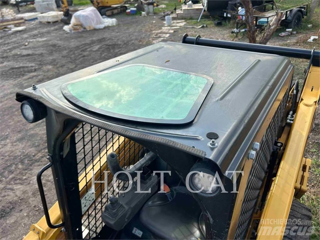 CAT 242D3 Kompaktlastare