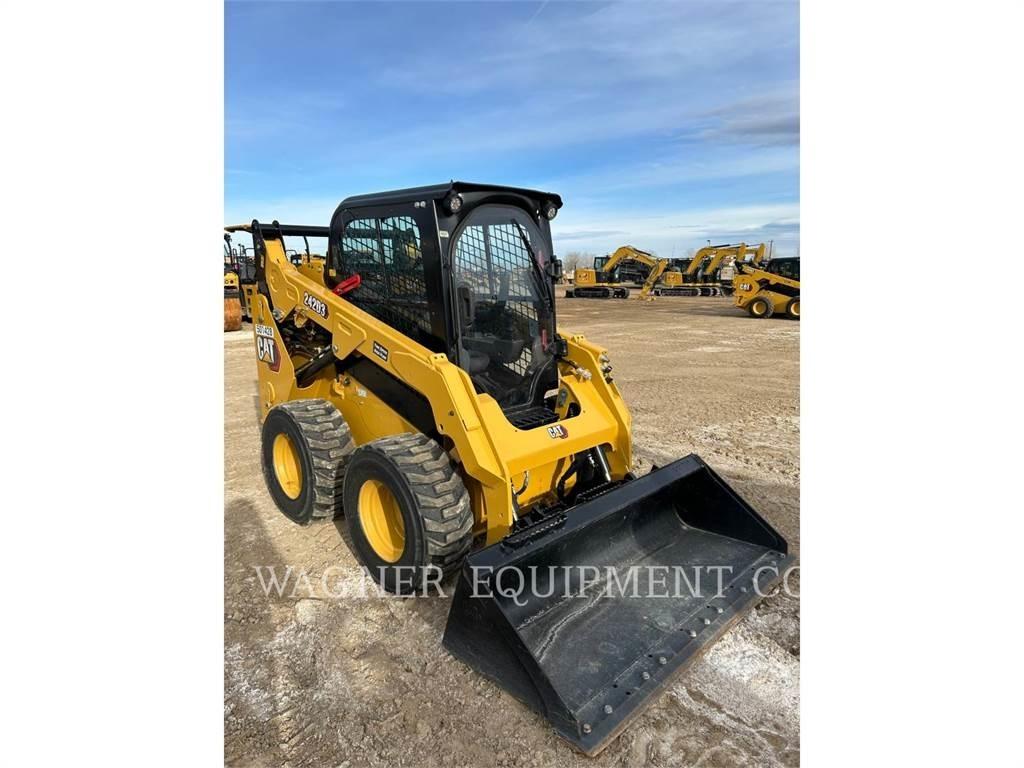CAT 242D3 Kompaktlastare